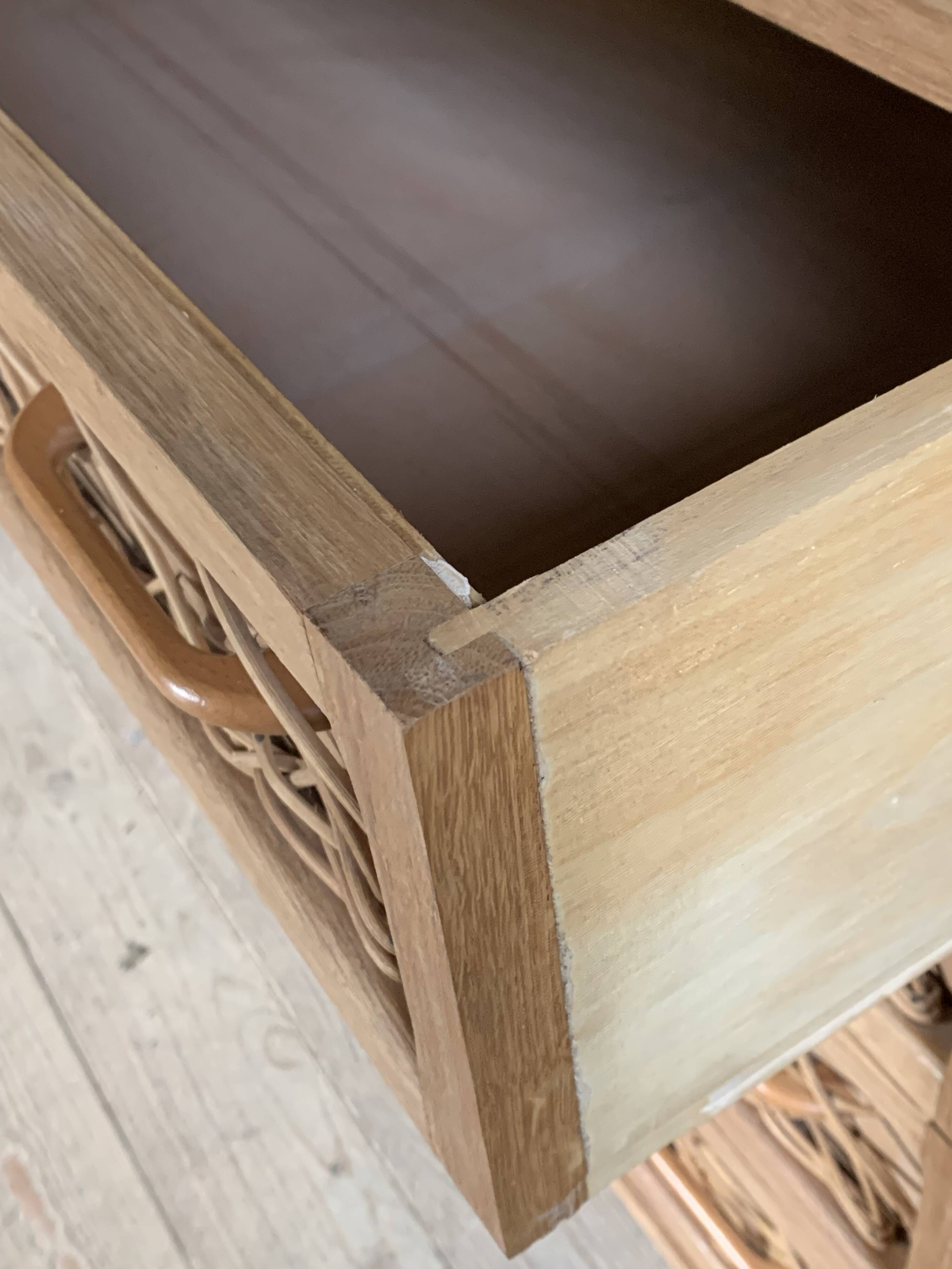 Commode vintage en chêne et rotin