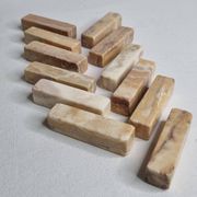 Set of 12 veined onyx knife rests, original box from the 1970s.