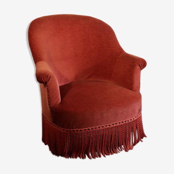 Pink toad armchair with fringed flat-backed
