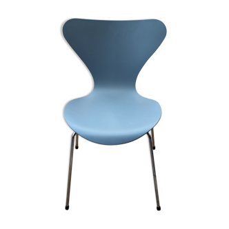Butterfly serie 7 chair with primer grey colour by Arne Jacobsen