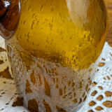 Blown glass oil dispenser with bubbles