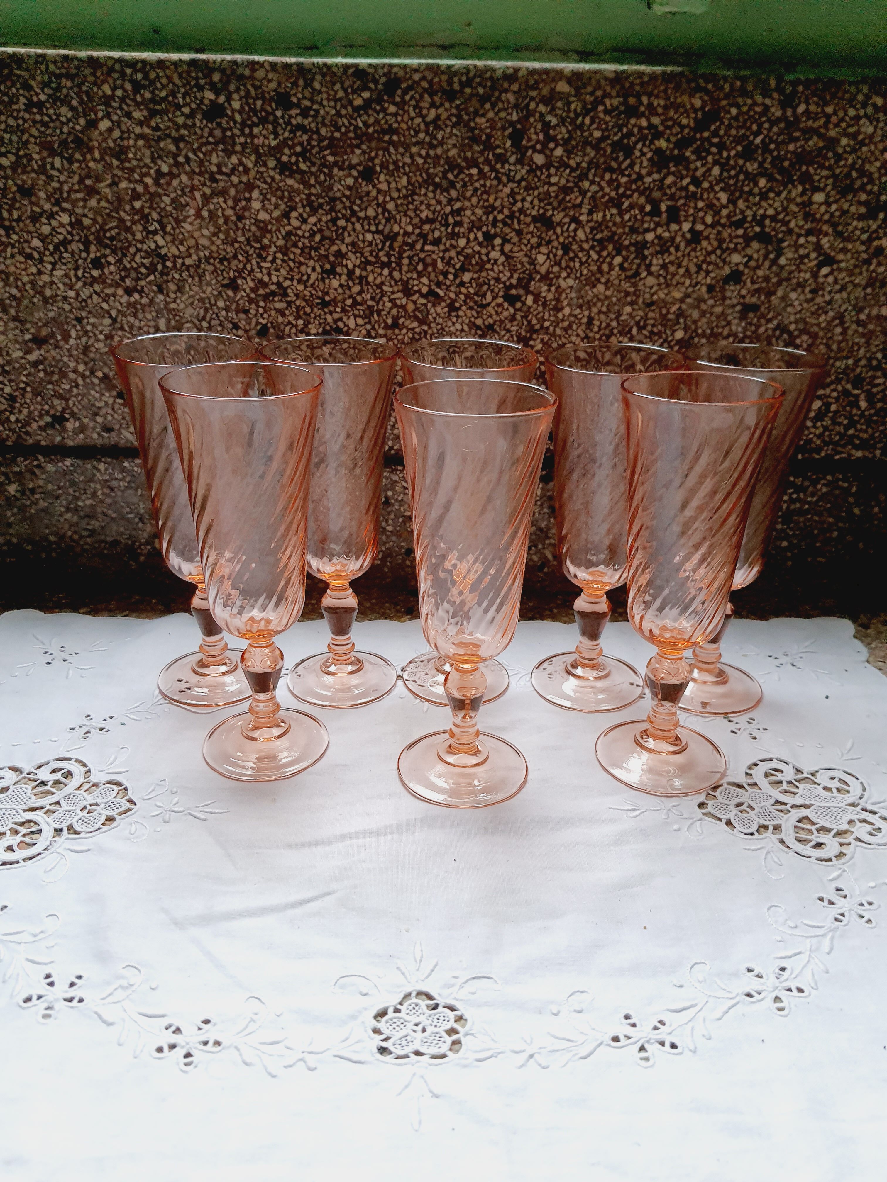 Lot of 8 Champagne flutes Luminarc Arcoroc Rosaline