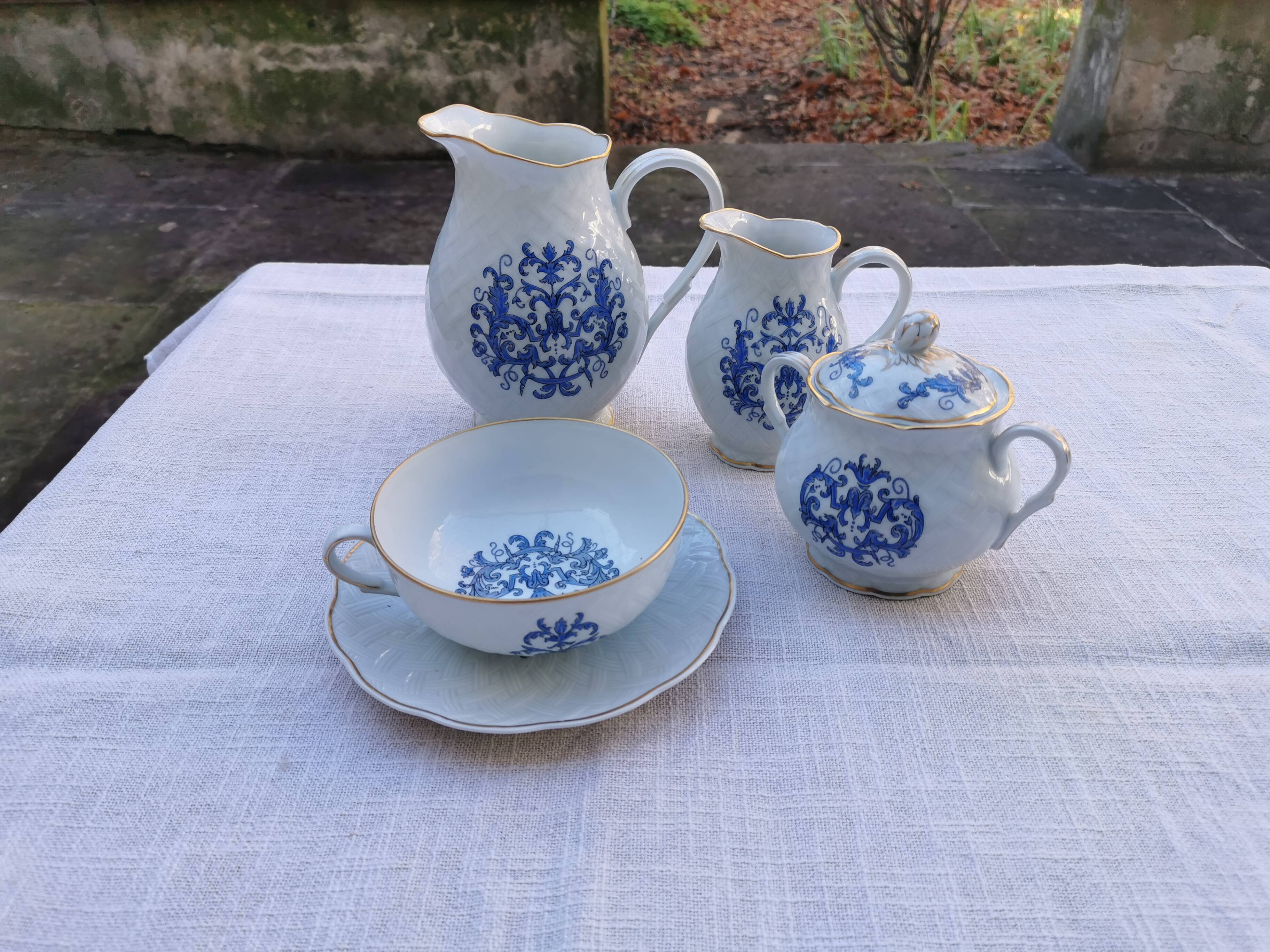 Bernardaud Limoges Louis XIII porcelain service