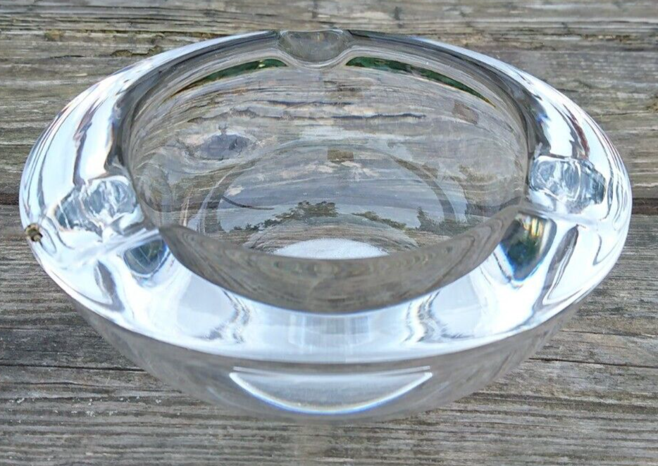 Solid half-sphere ashtray in transparent glass
