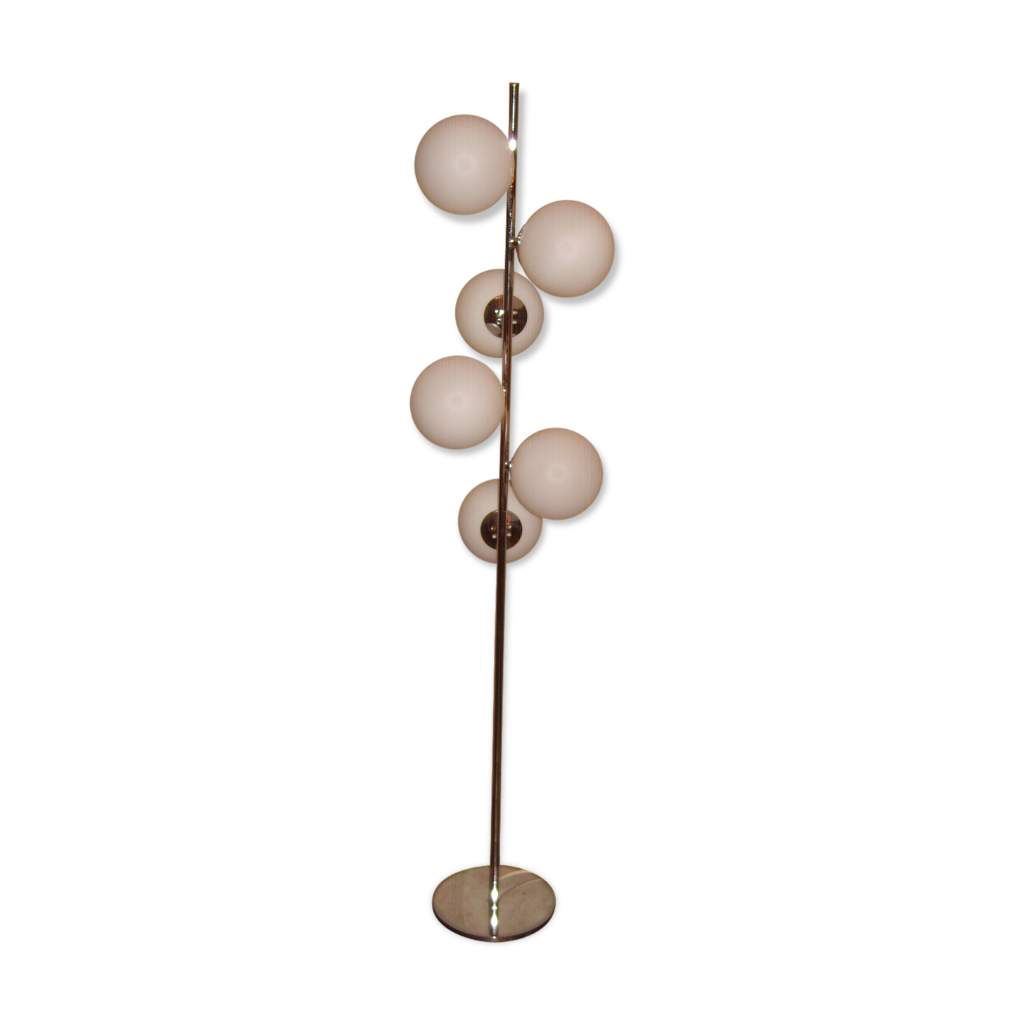 Lamp of the 1970s globe in opaline and chrome