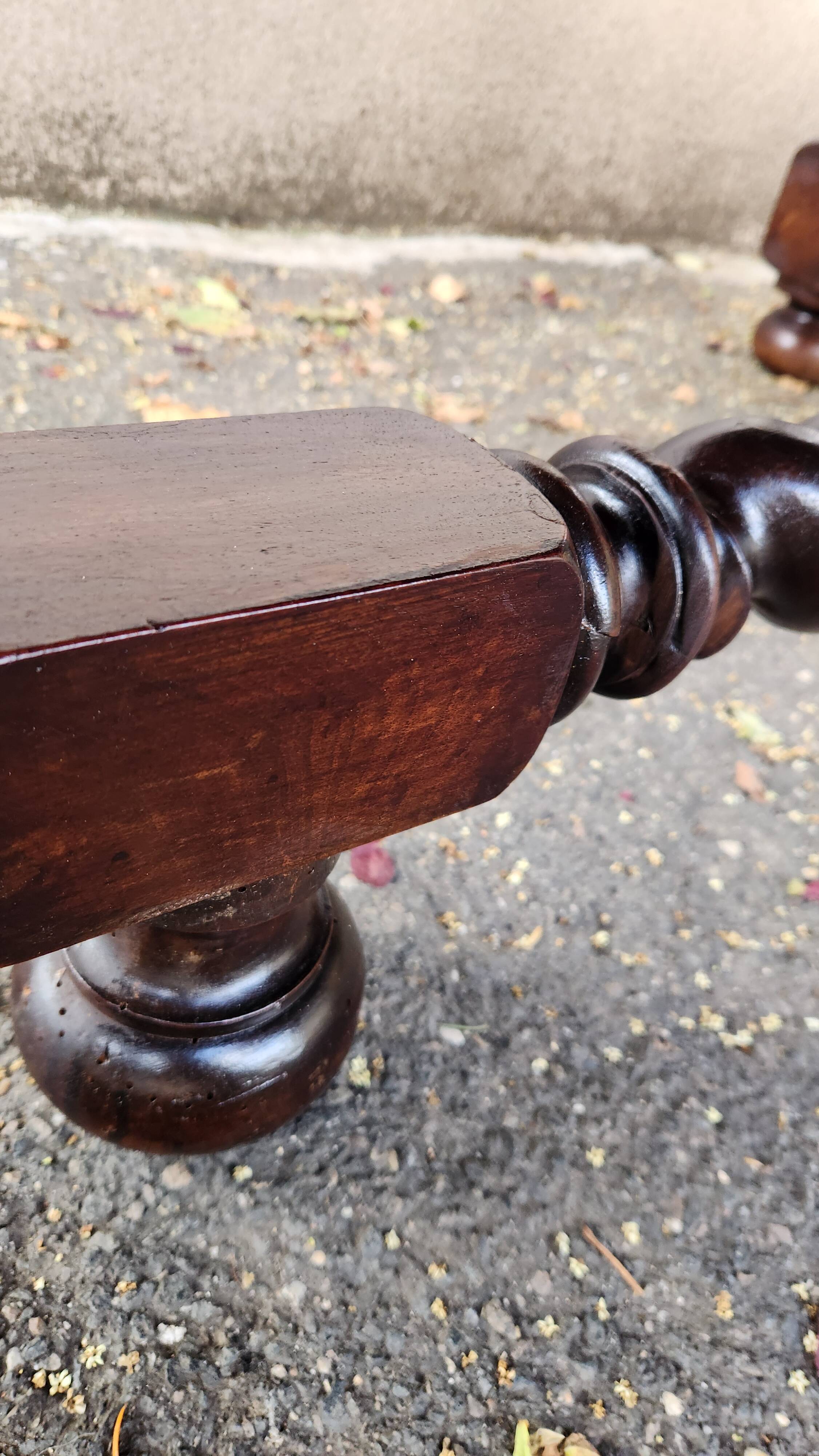 Antique table in Louis XIII style – Twisted legs