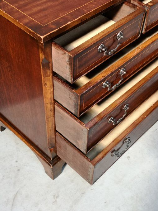 English mahogany chest of drawers 1960/1970