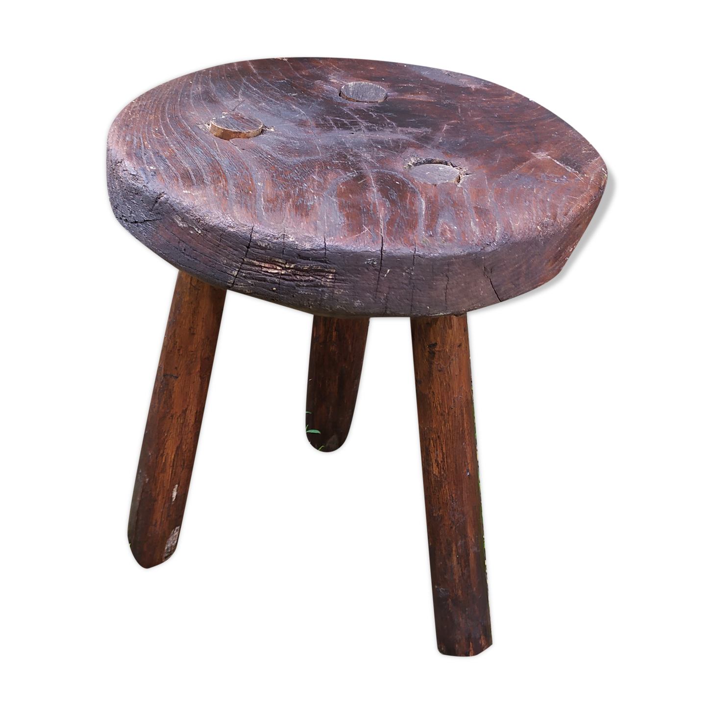 Tabouret tripode en bois brut