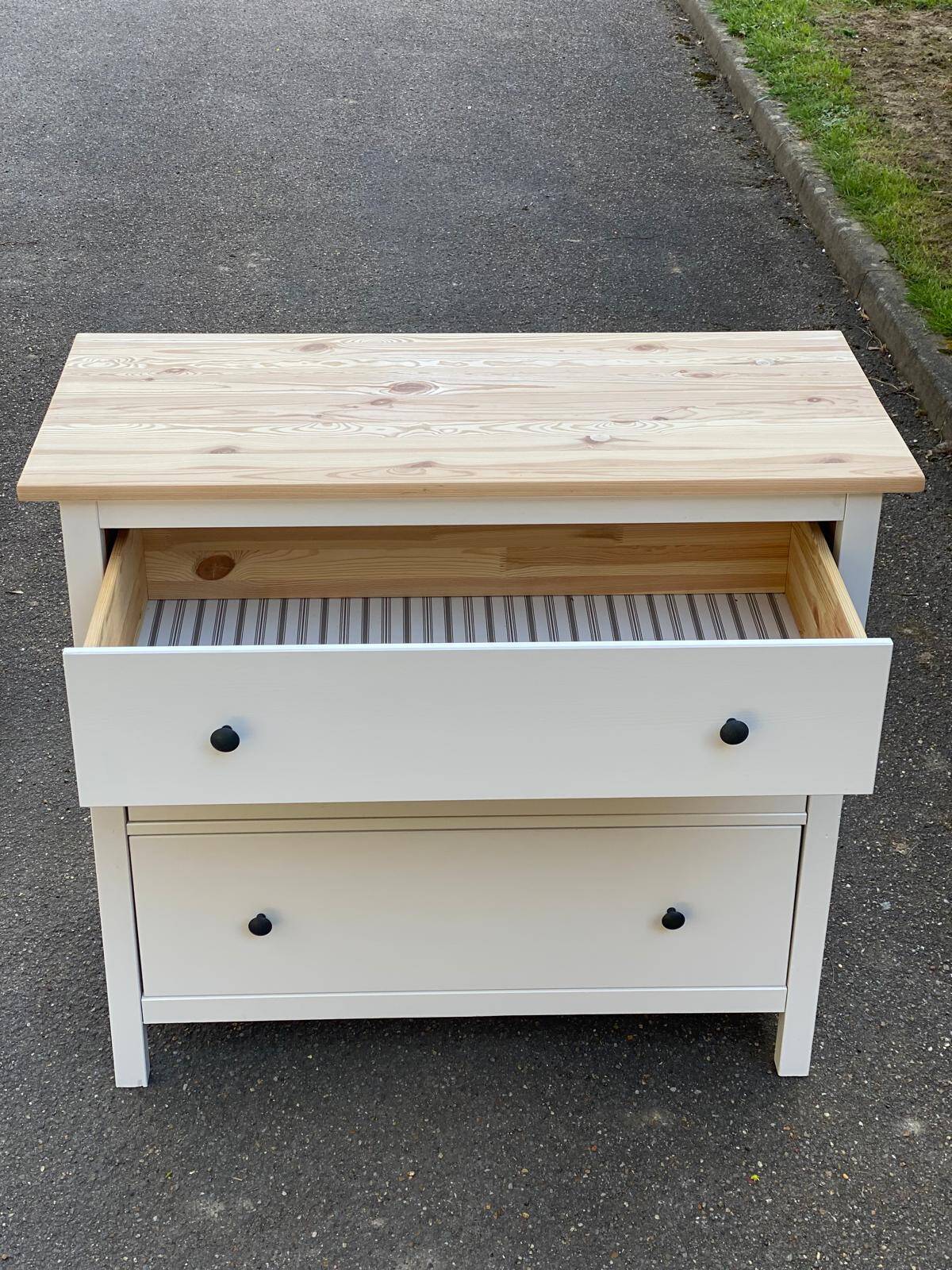 Pair of white Scandinavian chests of drawers in solid wood