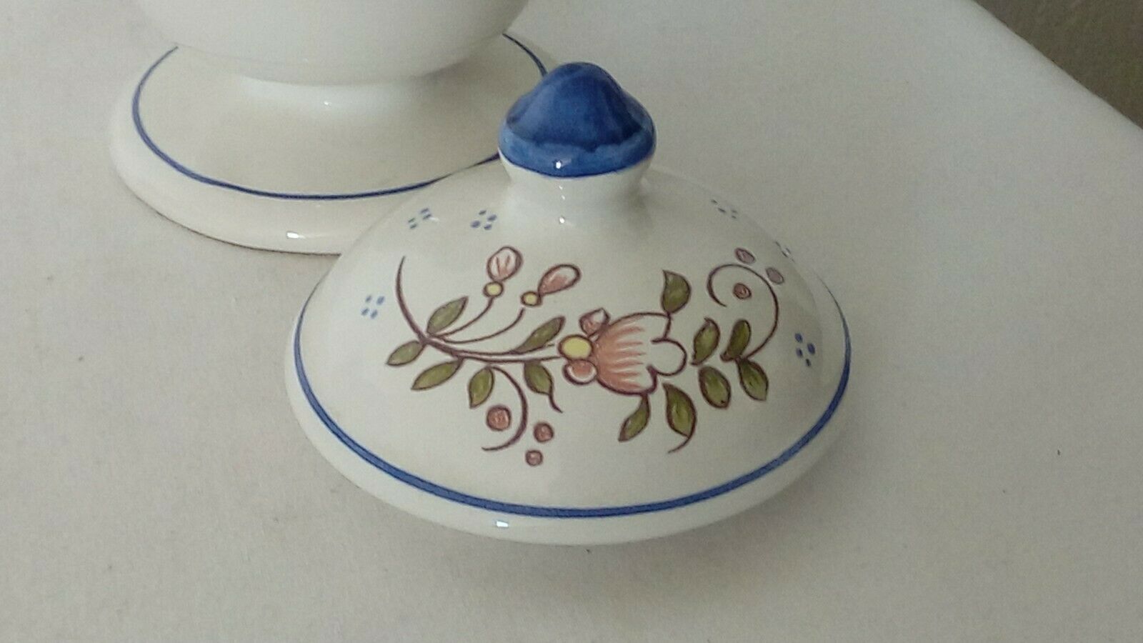 Pharmacy pot in faience
