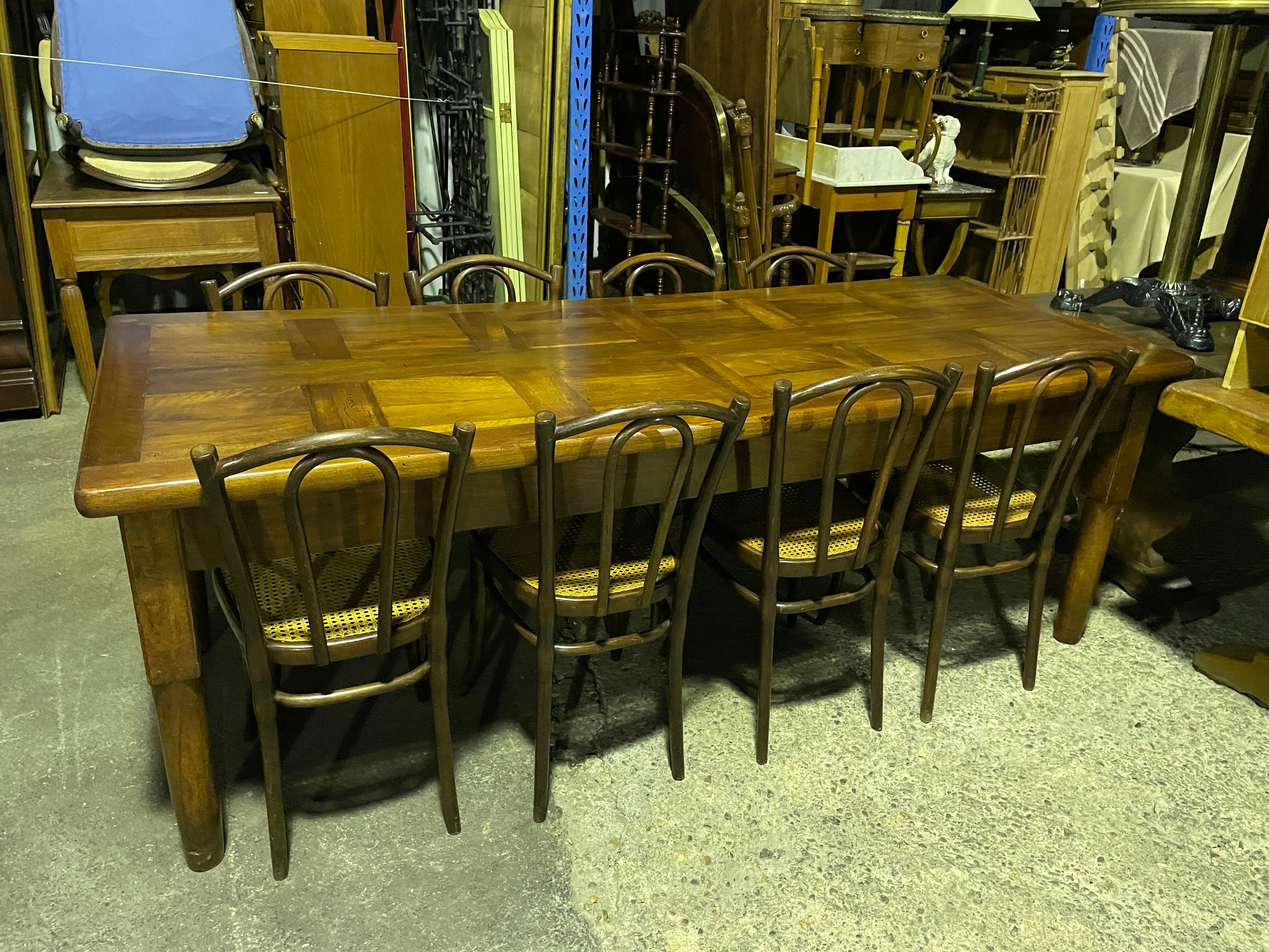 Suite of 8 chairs bistro Thonet number 56