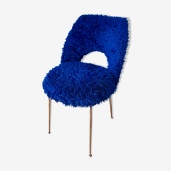 Chaise en moumoute bleu roi et pieds laiton années 60