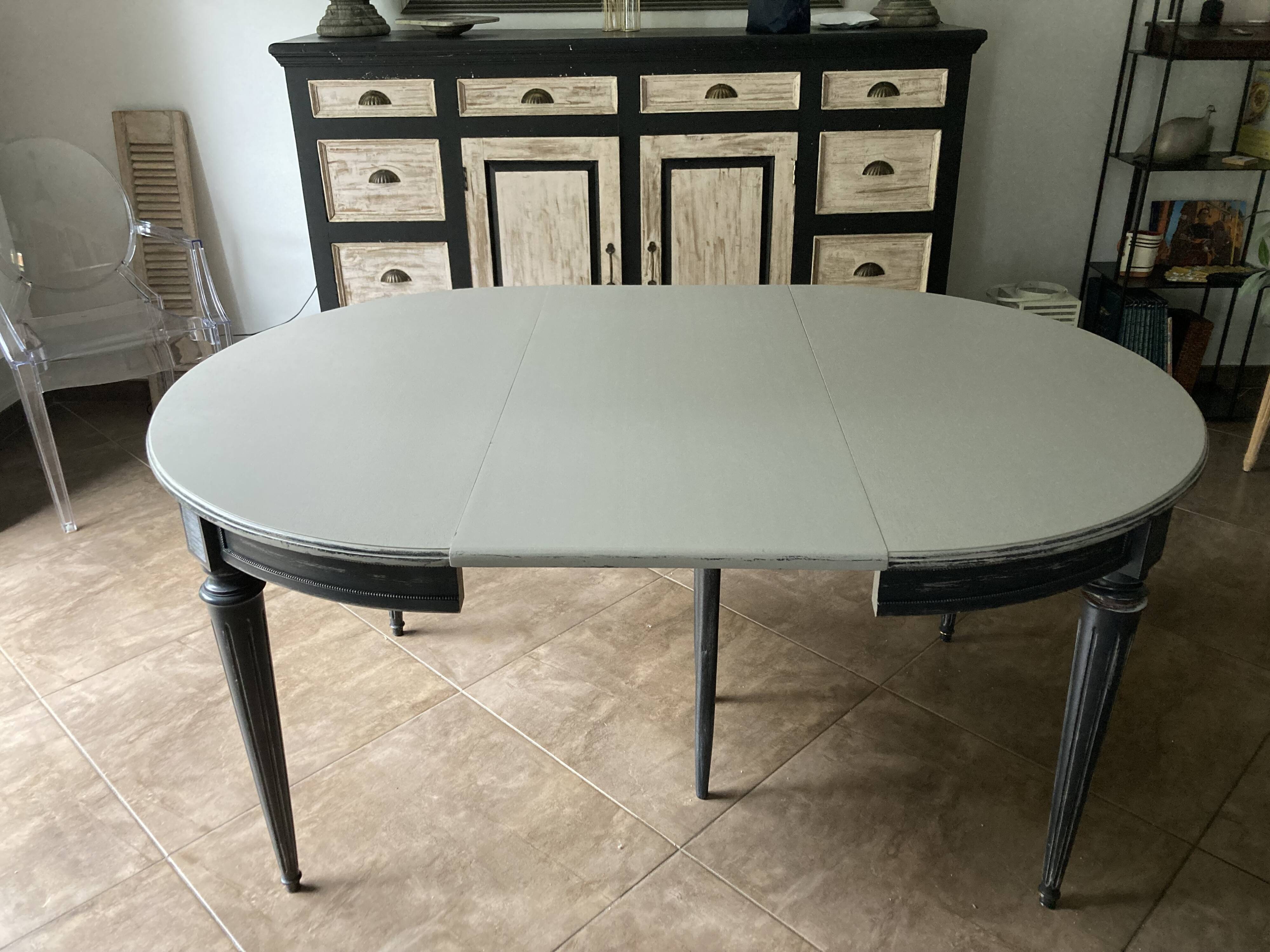 Louis XVI style extendable table in grey painted wood