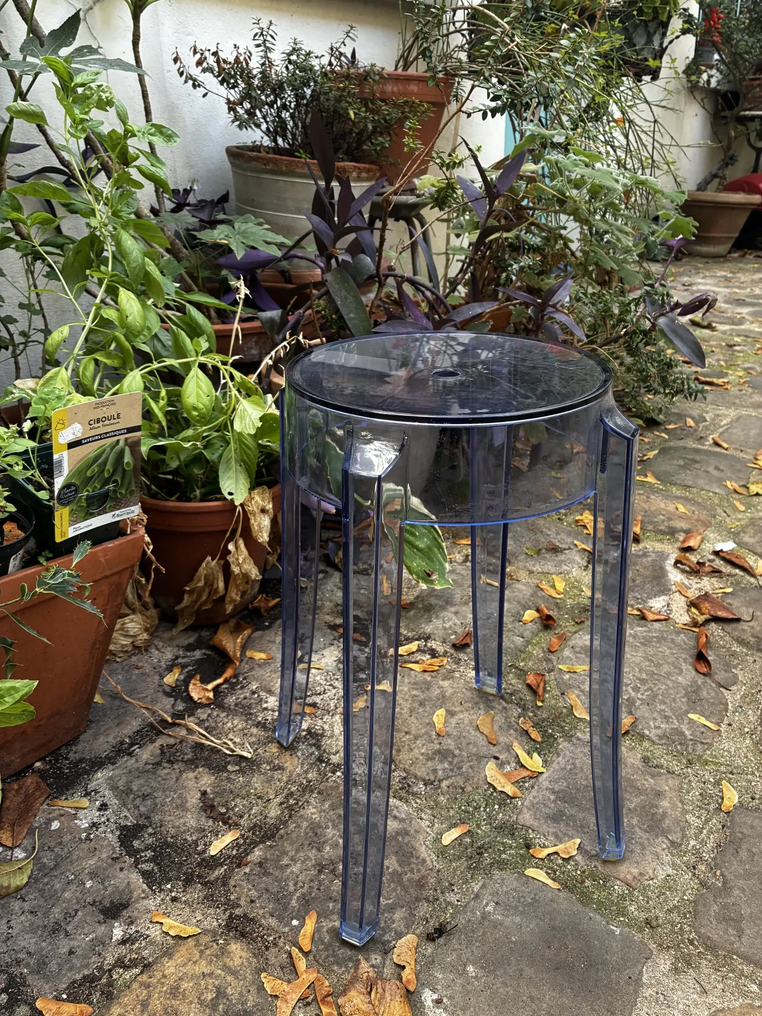 Tabouret bas Charles Ghost  Kartell Philippe Stark