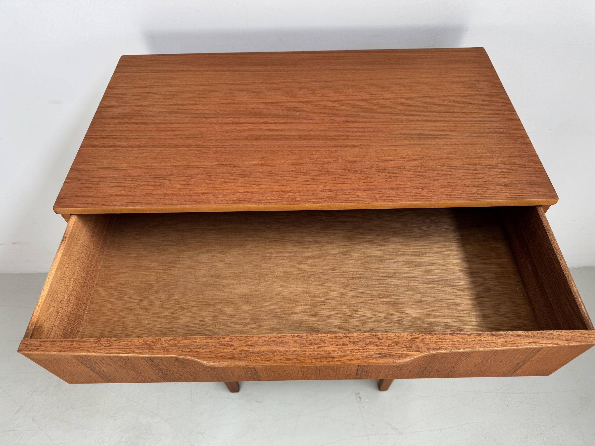 Vintage chest of drawers from Austinsuite, design by Frank Guille, 1960s.
