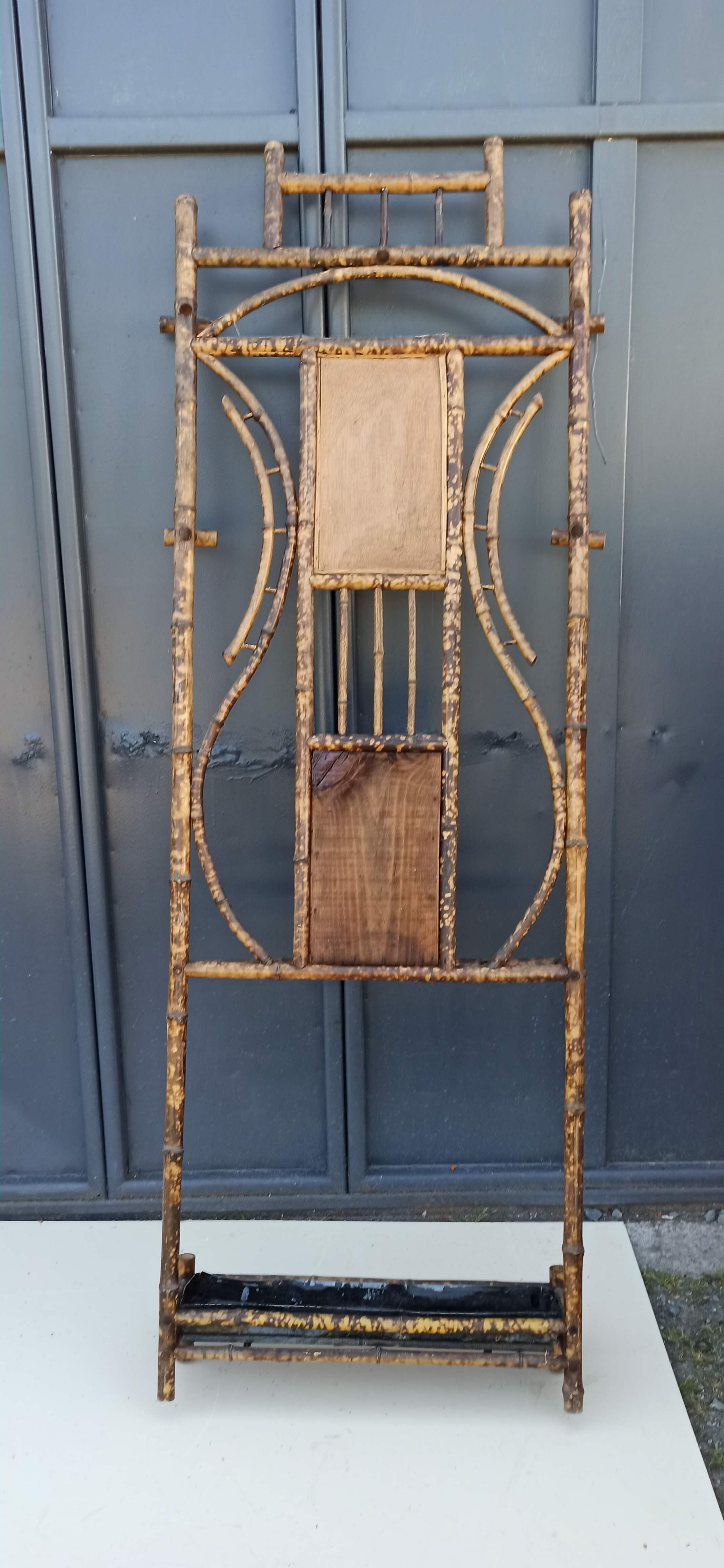 Cloakroom door wall coats bamboo mirror