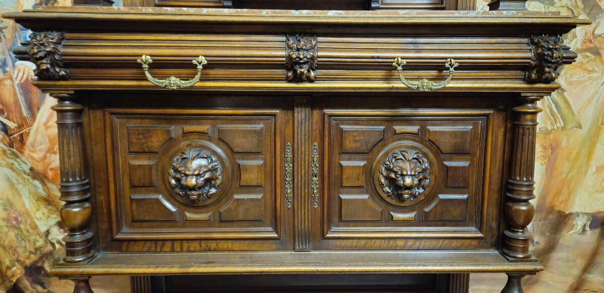 Antique walnut sideboard – Renaissance / 19th century style