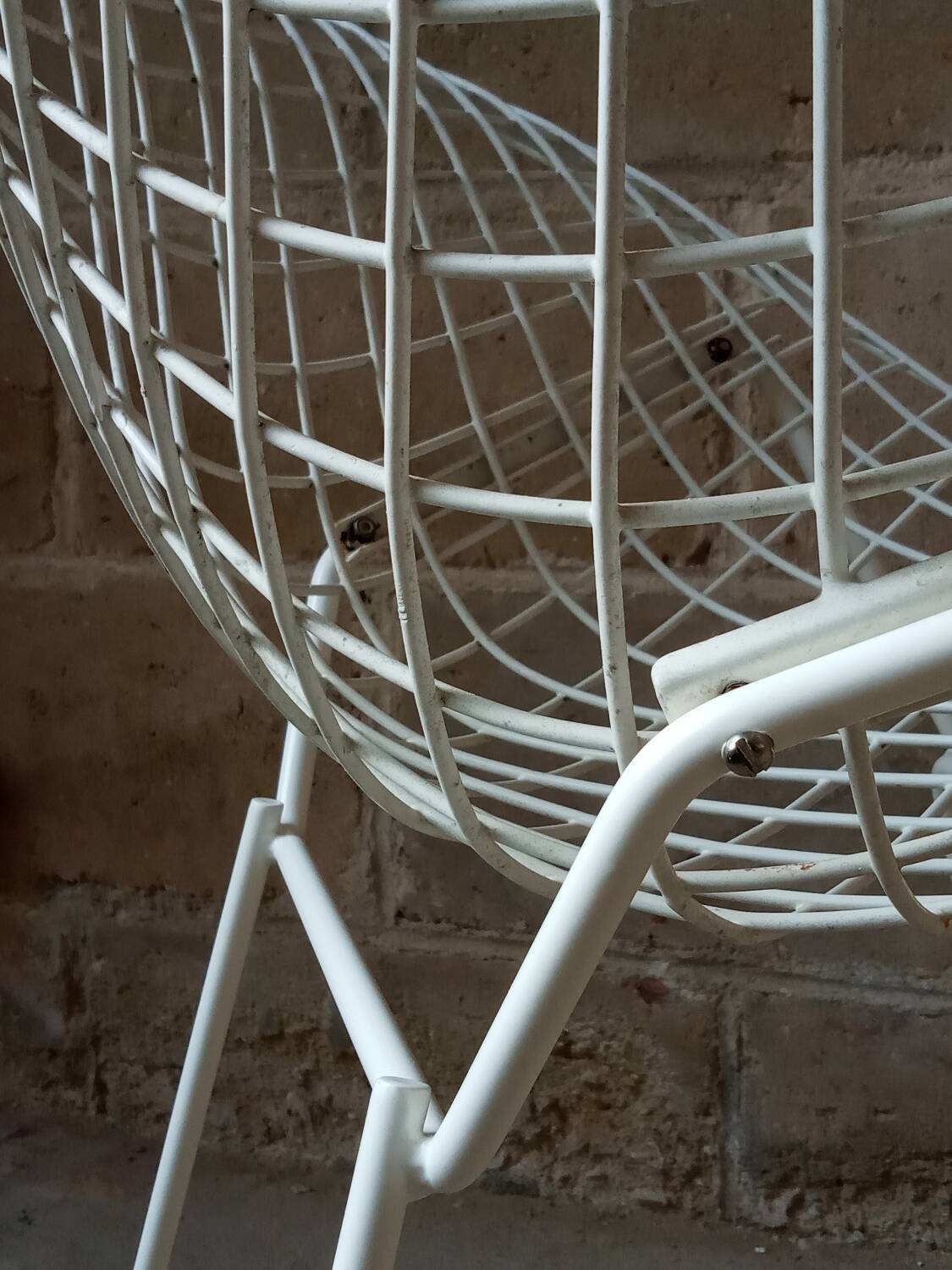 Diamond armchair by Harry Bertoia