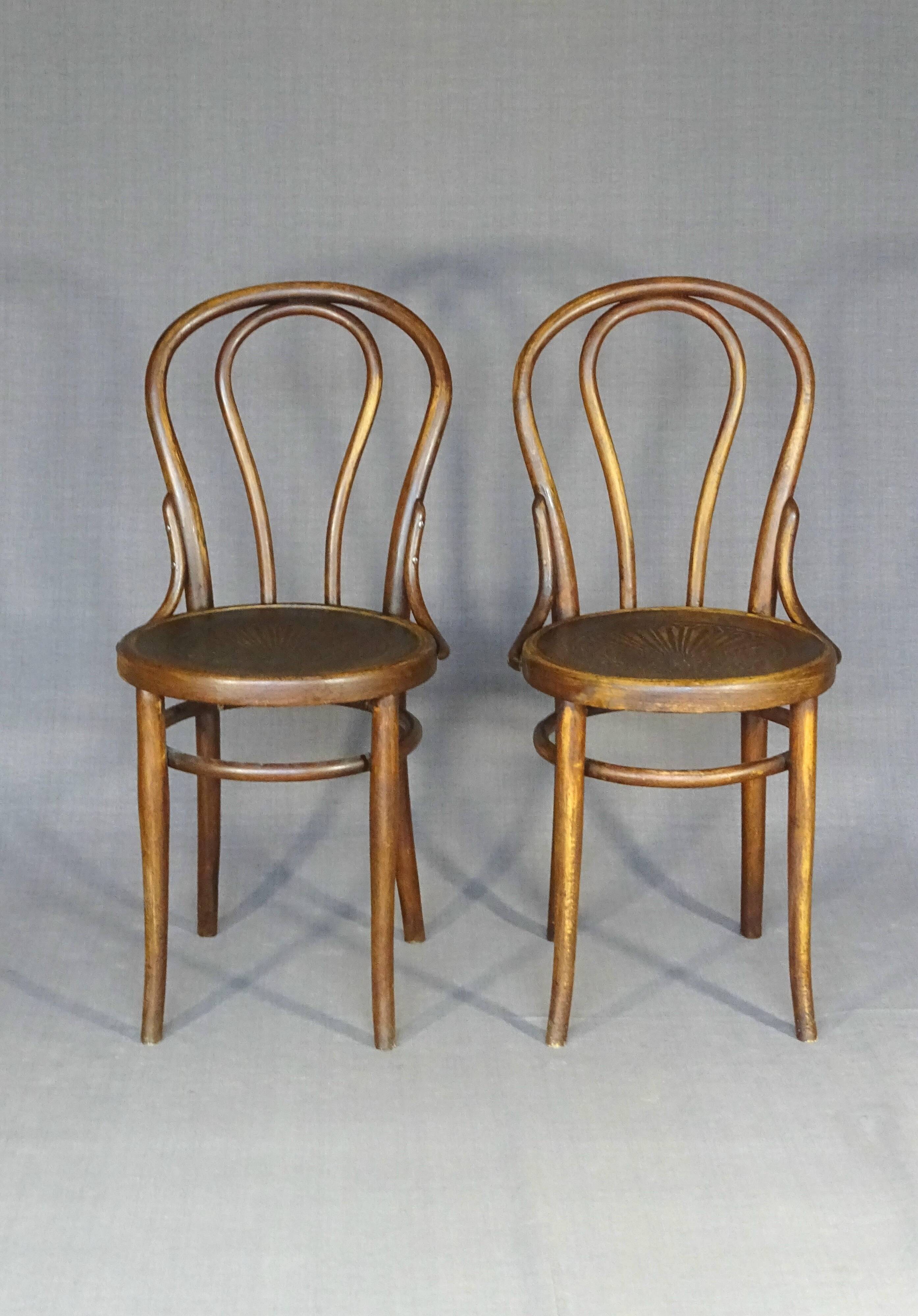 Pair of kohn n°18 1/2 bistro chairs from 1900, wooden seat - no thonet -