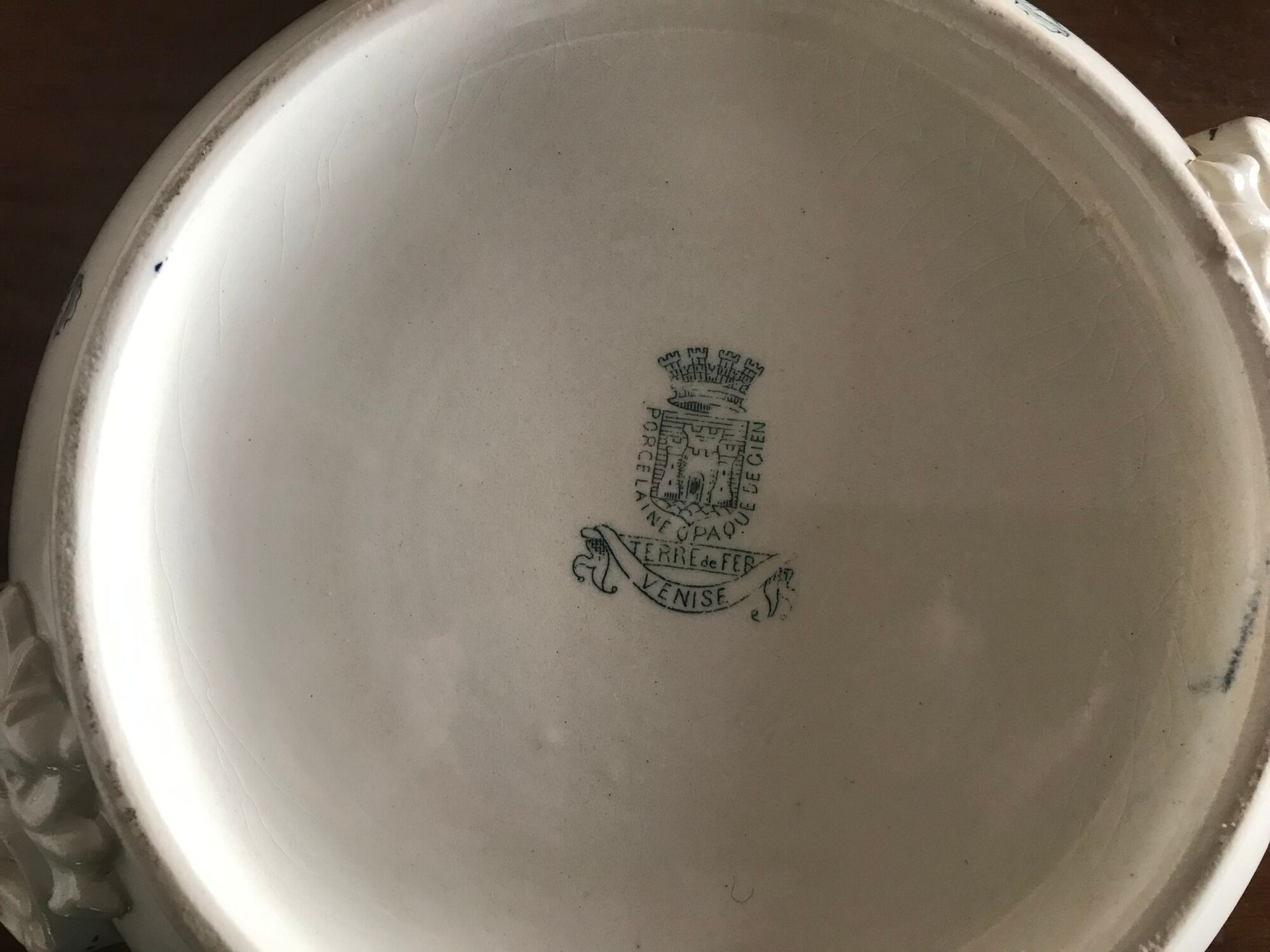 Porcelain tureen from Gien, Iron Earth model "Venice"