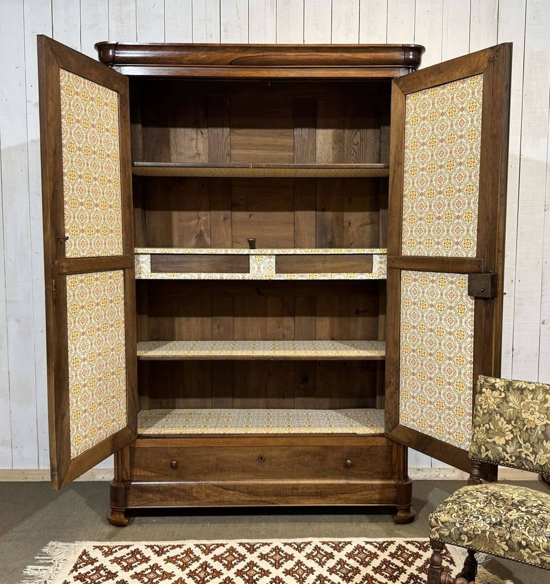 Armoire en noyer 19ème
