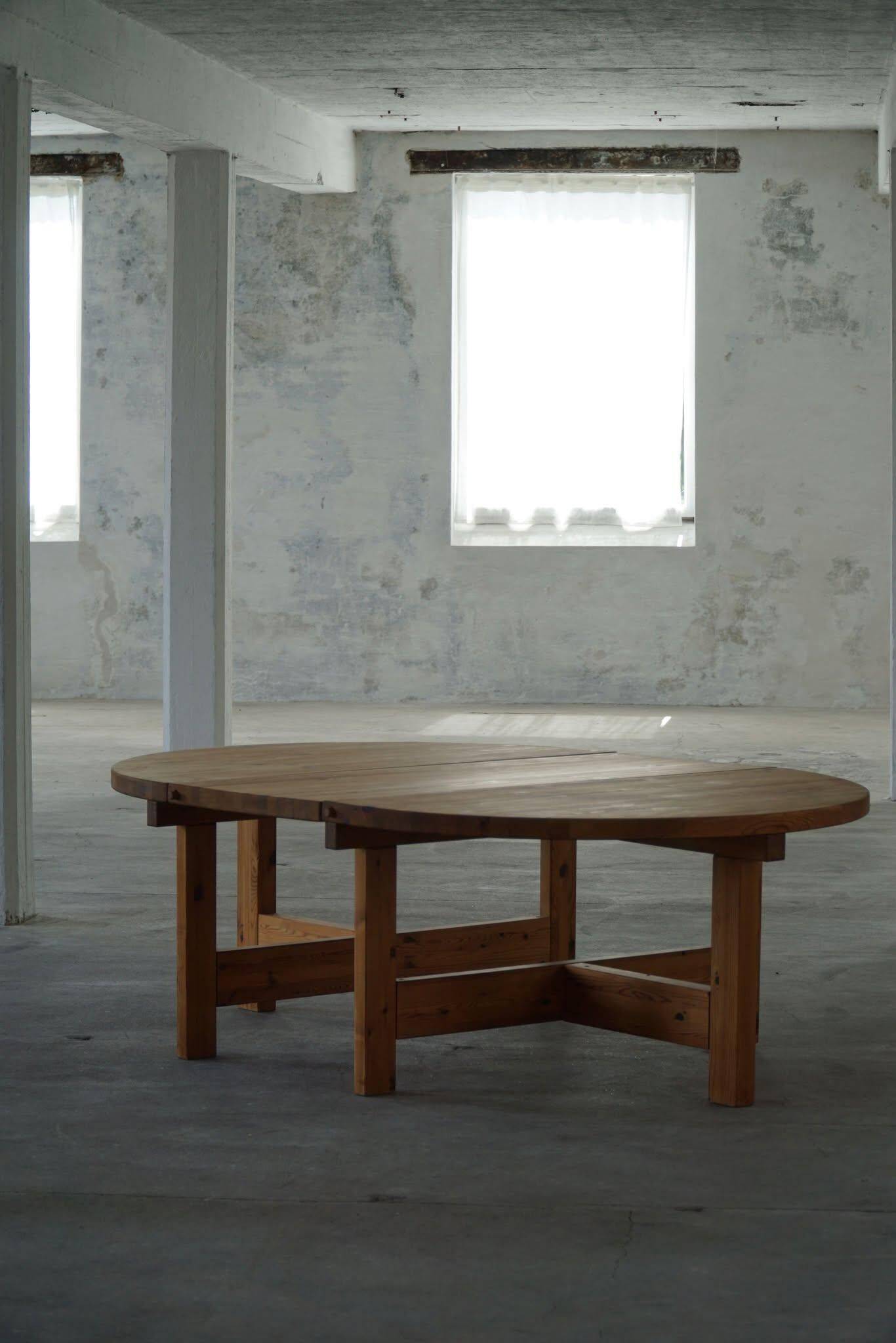 Large Danish mid-century modern dining table in pine, Tage Poulsen, 1970s.