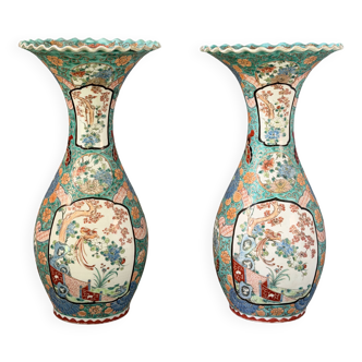 Pair of large enamelled Japanese vases – Kutani, Japan, late 19th / early 20th century.