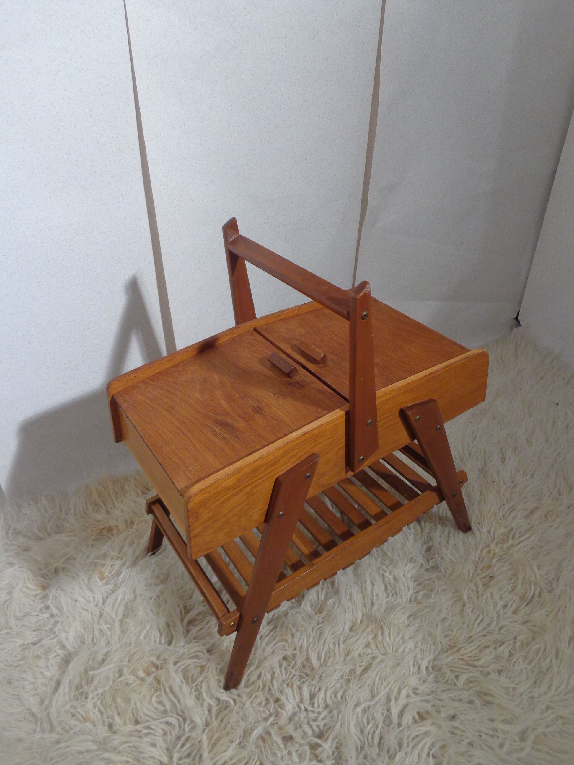 Workervintage feet compass