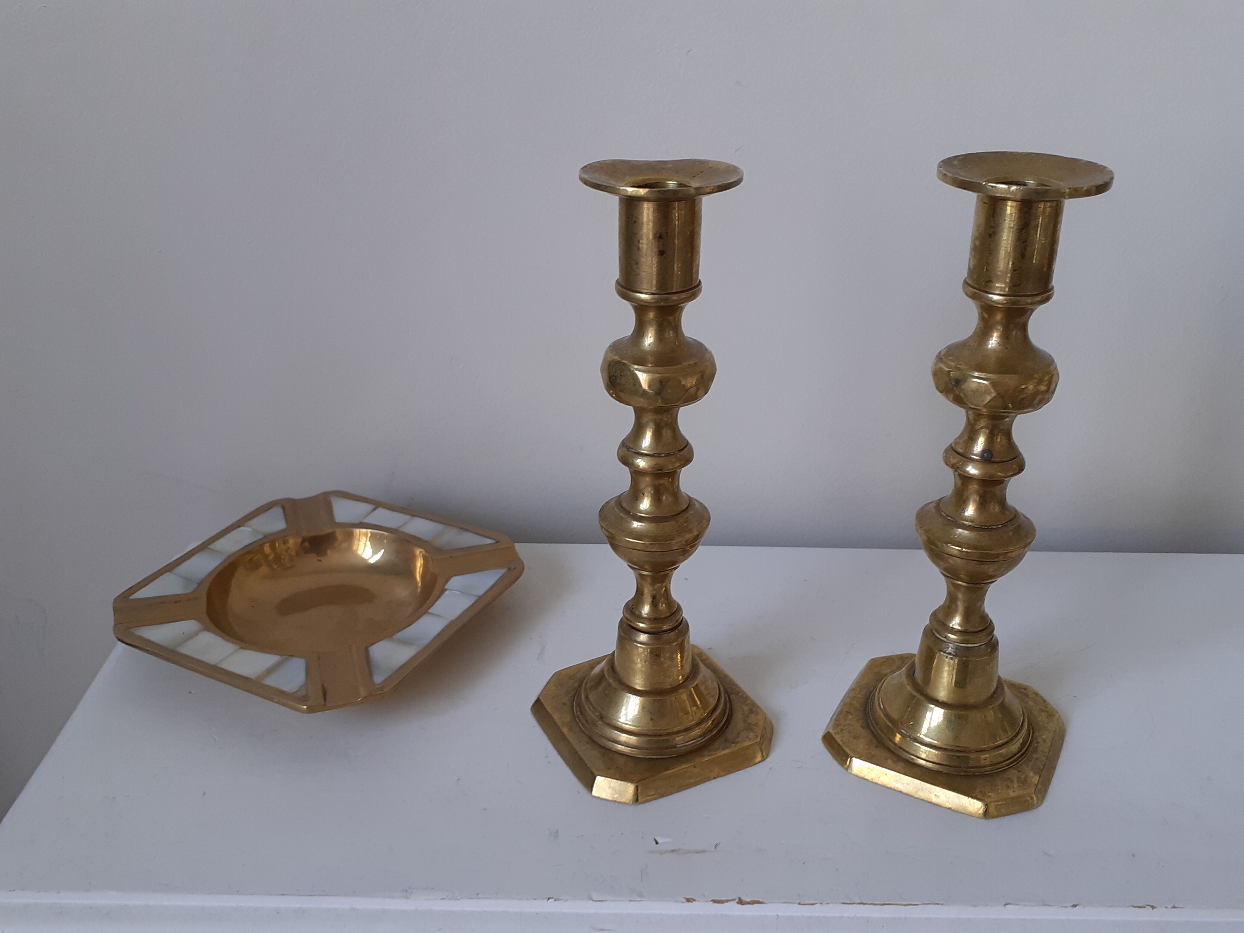 Mother-of-pearl ashtray