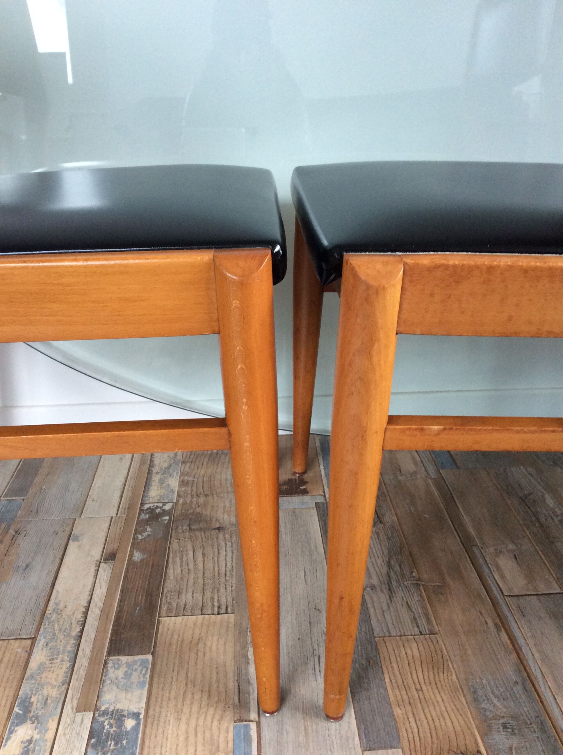 Pair of scandinavian chairs from the 60/70