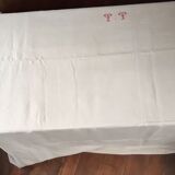Tt monogrammed country tablecloth in red