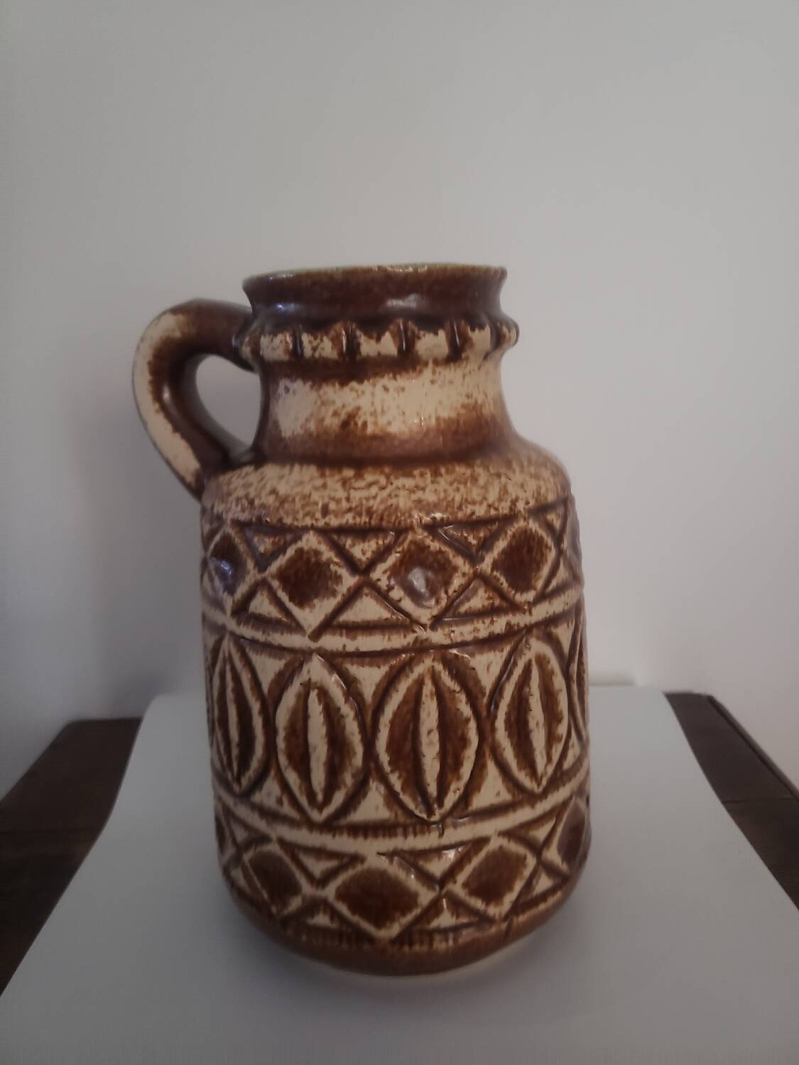 Vintage vase with handle