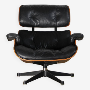 Lounge chair de Charles et Ray Eames, Ed. Mobilier International