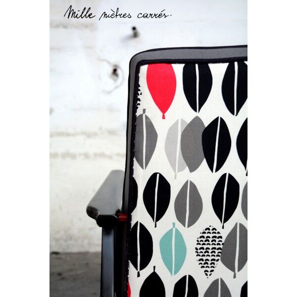 Chair completely renovated vintage (wood, fabric, trim).