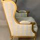 Bergère à oreilles de style louis xvi en bois doré