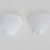 Pair of shell wall lights, in white ceramic. 80s 90s