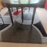 Oval flap table
