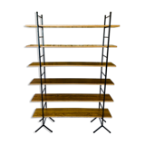 Wall system has 6 Scandinavian modular shelves