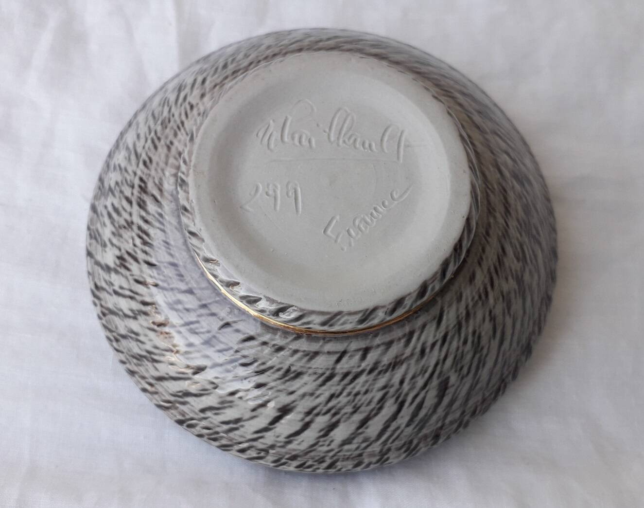 Stoneware bonbonnière