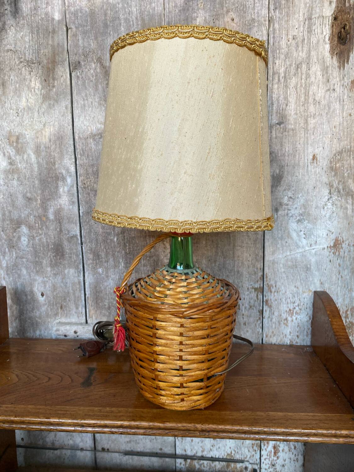 Old wicker dame jeanne lamp + beige lampshade 70's vintage
