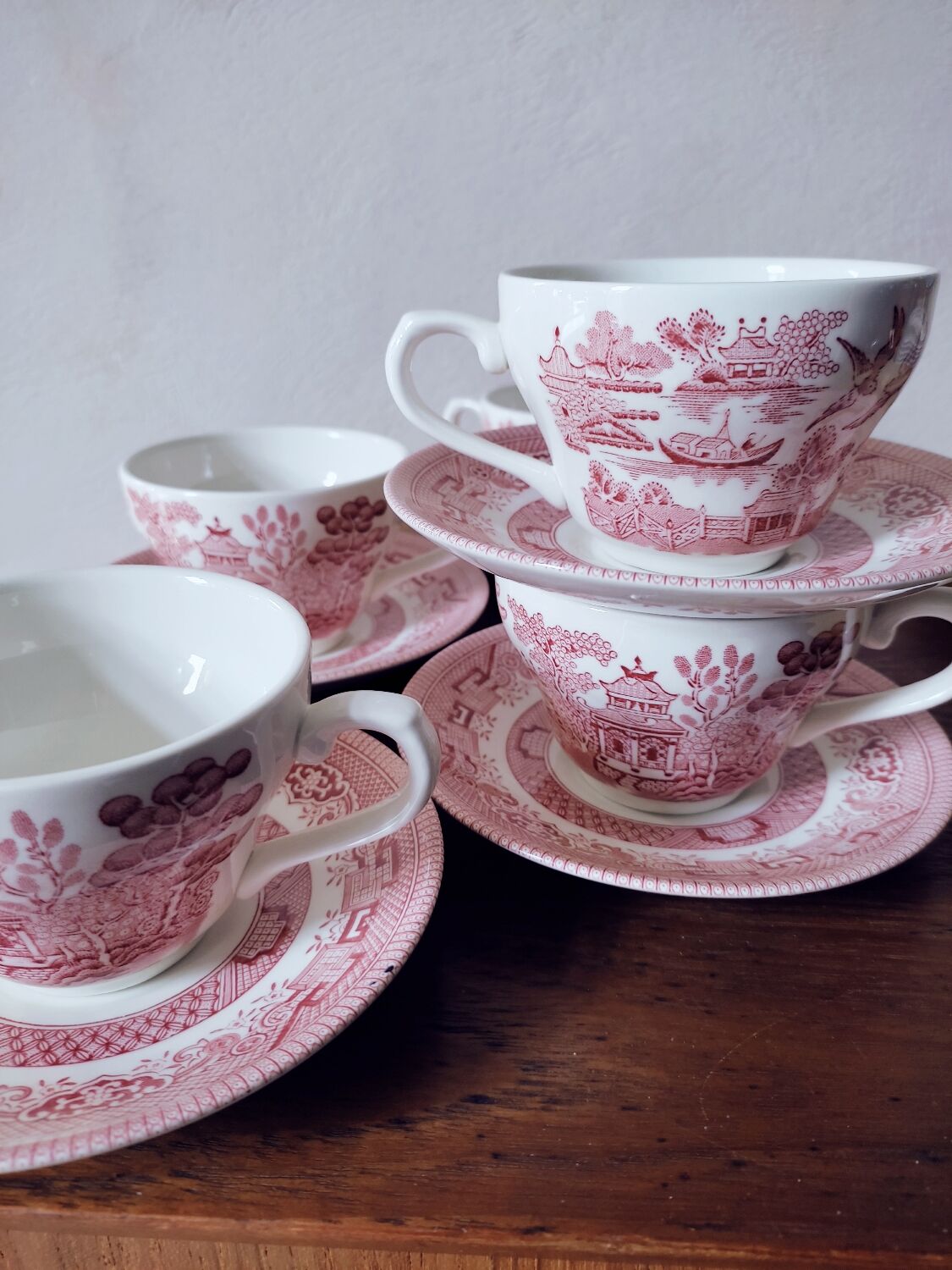 Set of 5 tea cups in English earthenware