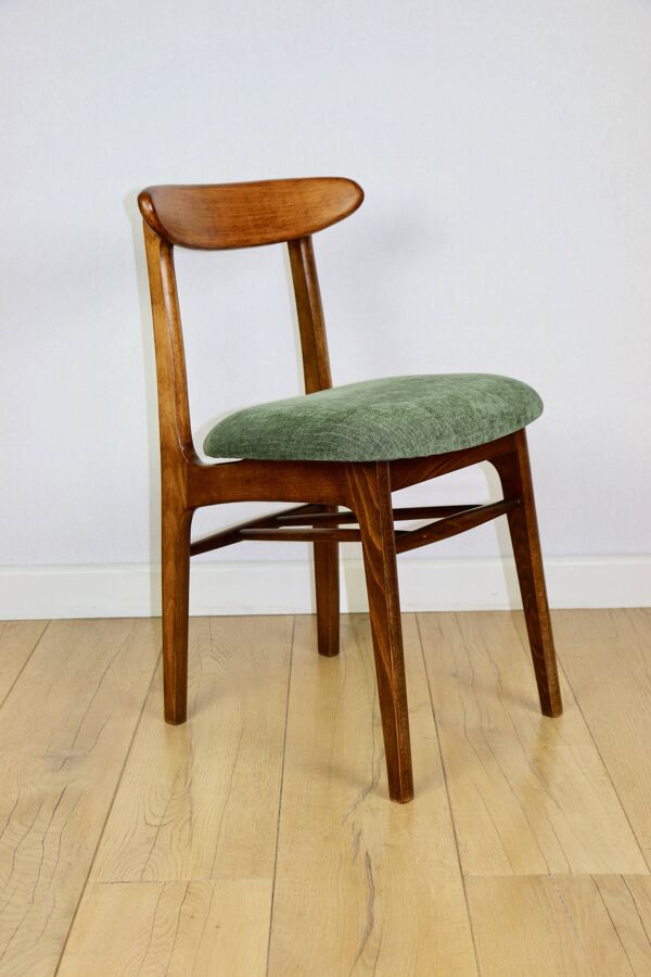 Chaise vintage Hałas verte - dossier en bois