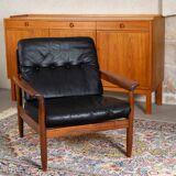 Scandinavian armchair in black leather and teak - 1960s
