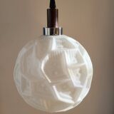 Lampe à suspension vintage, vermoedelijk Peill & Putzler, verre opalin avec relief