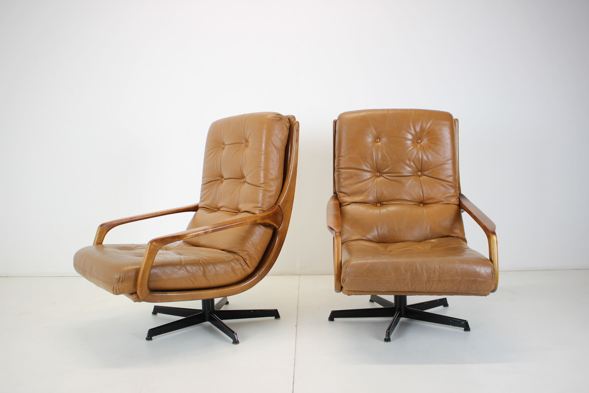 Eugen Schmidt set of 2 leather armchairs for Soloform