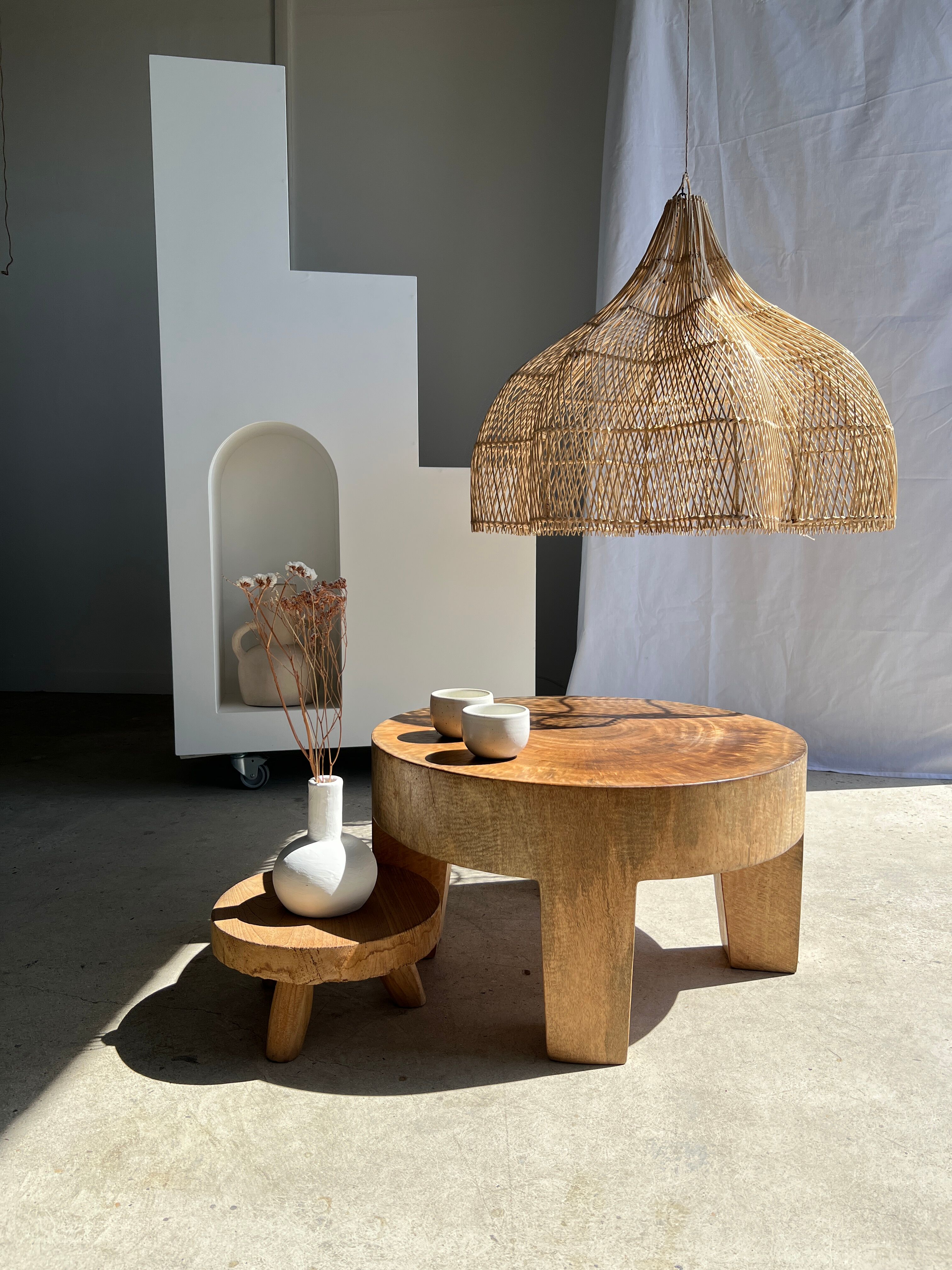 Quadripod coffee table in solid wood monoxyl natural color (dark)