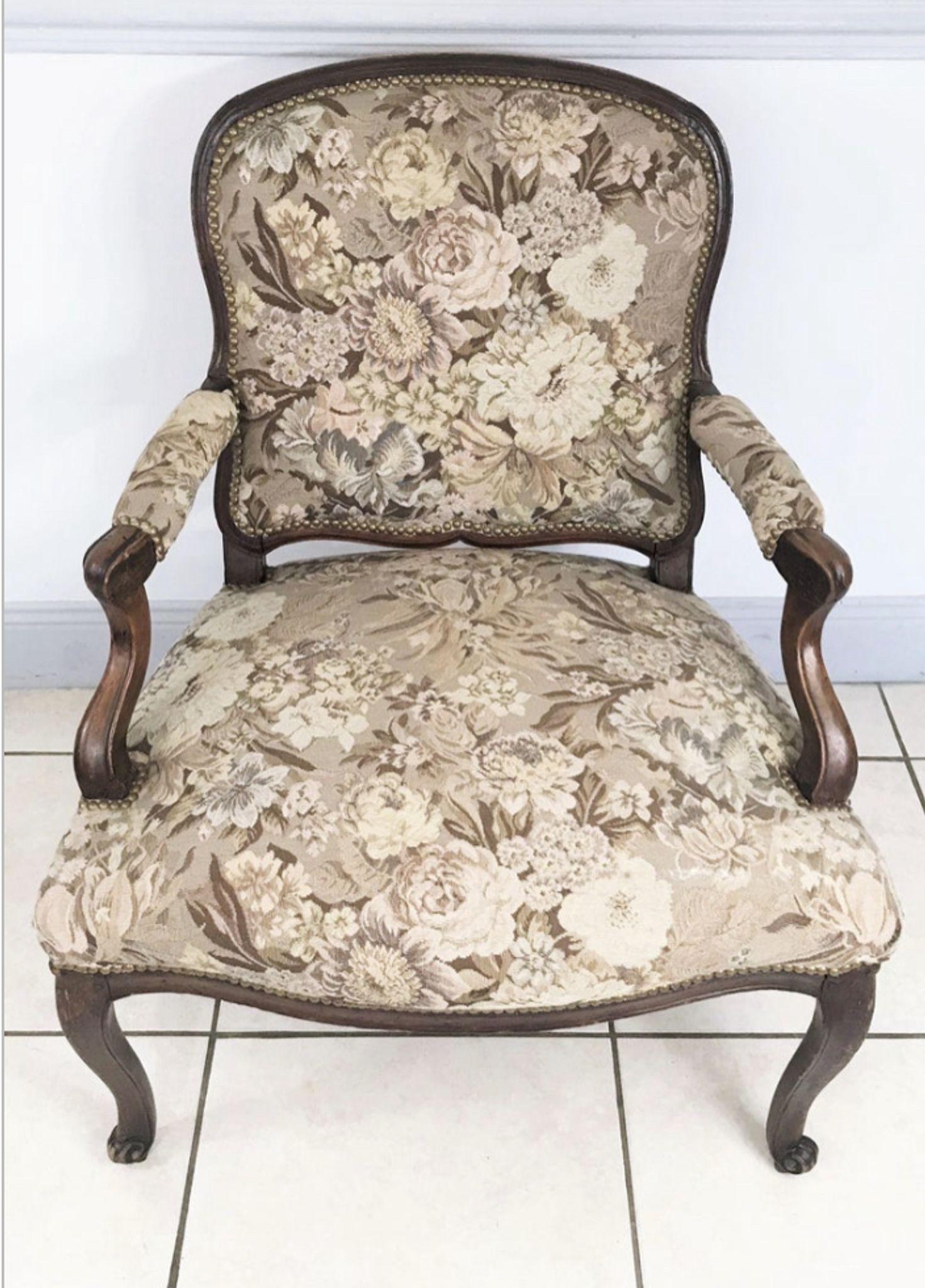 Louis XV vintage cabriolet armchair "à la Reine", 18th century