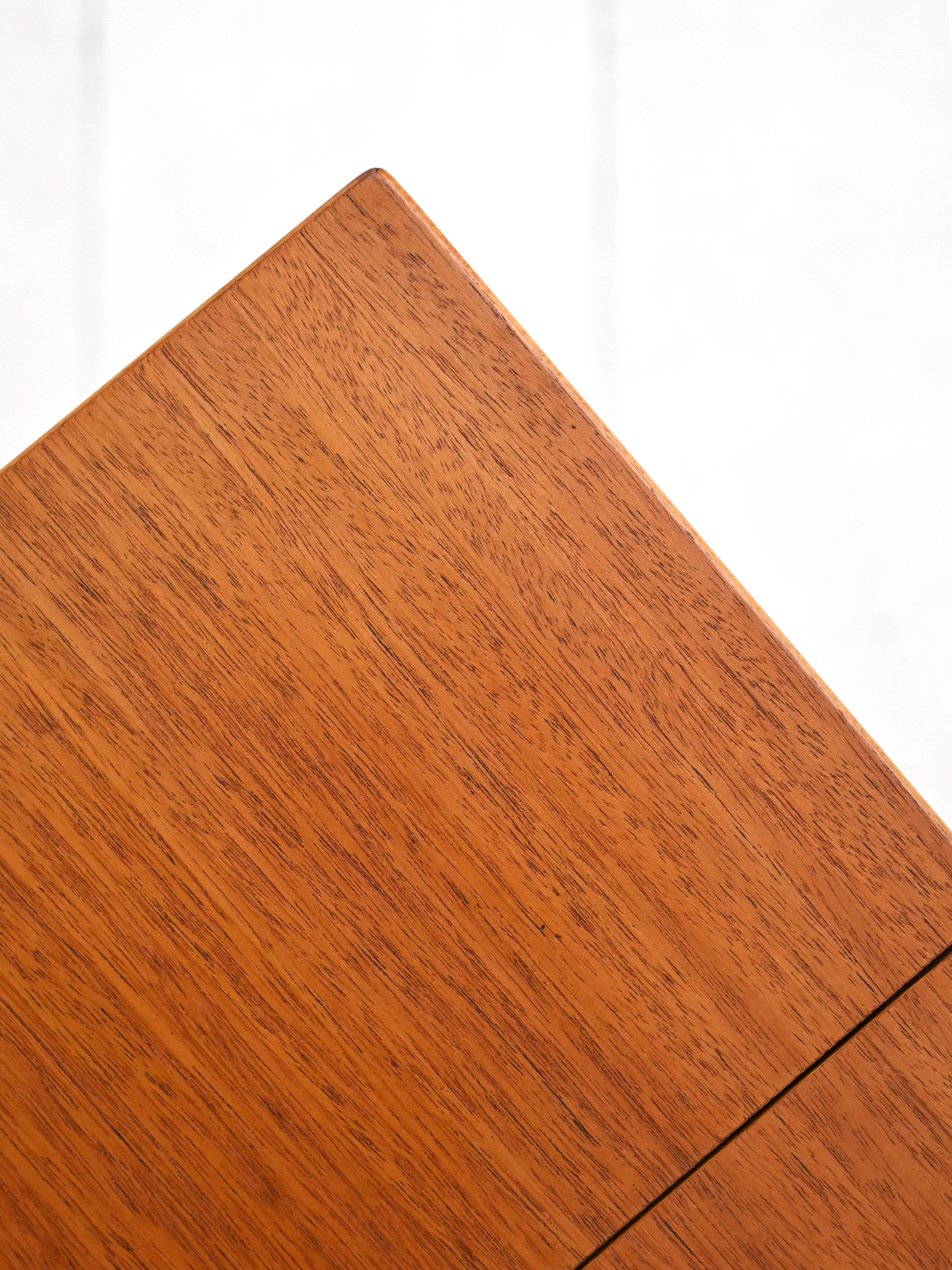 Vintage coffee table with wings