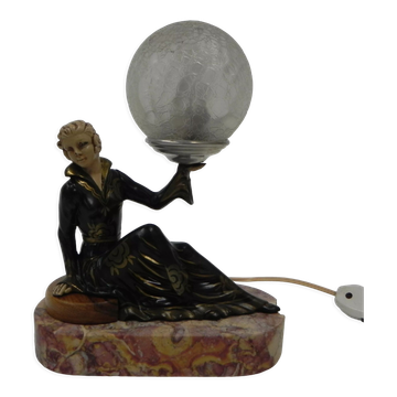 Lampe de bureau art déco femme assise avec globe