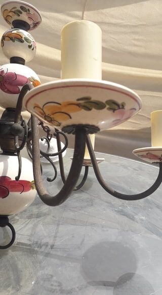 Wrought iron chandelier and painted earthenware, 6 branches